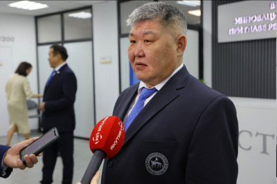 Участник программы «Якутия – Земля героев» изучил работу ЖКХ и энергетики в Томпонском районе / ЯСИА   