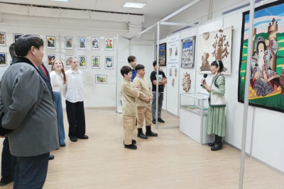 В Якутске открылась выставка «Благодать Срединного мира» / ЯСИА Якутск Якутск Республика Саха (Якутия)