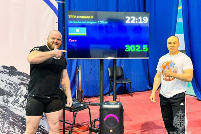 Сотрудник МЧС Якутии установил новые рекорды по пауэрлифтингу / ЯСИА   