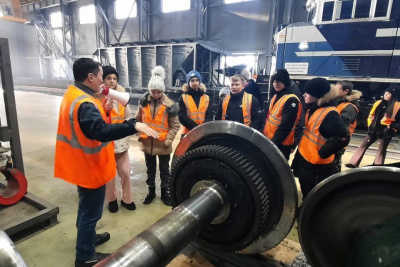 Учащиеся школ Алданского района познакомились с профессией железнодорожника / ЯСИА Алдан Алданский Республика Саха (Якутия)