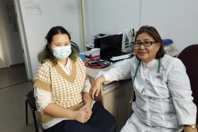 Врачи Усть-Алданской ЦРБ в ноябре осмотрели более 200 мам и детей в селах района / ЯСИА   