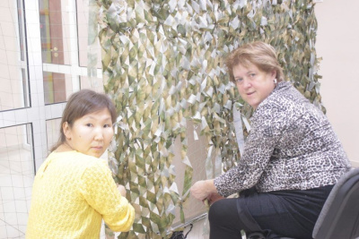 Профсоюзные активисты Якутии передали участникам СВО маскировочные сети площадью 600 кв. метров / ЯСИА   