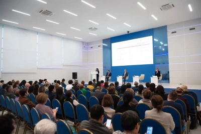 На Дальневосточной конференции обсудили совершенствование системы оплаты труда бюджетников / ЯСИА   