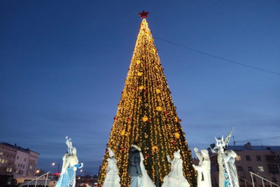 В Якутске зажгли огни на первой новогодней ёлке страны / Николай Борисов Якутск Якутск Республика Саха (Якутия)