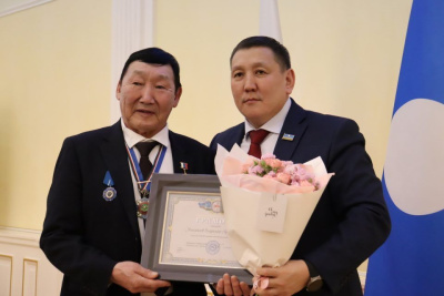 Героя Труда России Владимира Михайлова поздравили с 70-летием в Якутске / Дьулустаан Сергеев Якутск Якутск Республика Саха (Якутия)