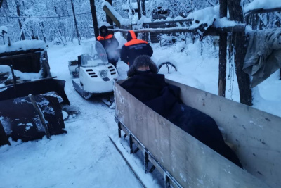 На Колыме спасатели помогли 89-летнему рыбаку с вывихом челюсти / ЯСИА   