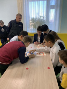 Сотрудники Госавтоинспекции посетили школу-интернат /    