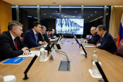 Глава Якутии встретился с министром промышленности России / ЯСИА   