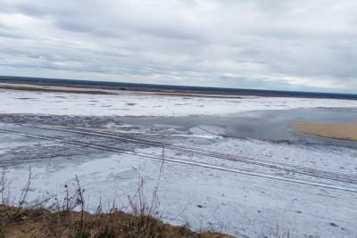 В Якутии на 35 затороопасных участках планируют провести работы по ослаблению льда / Дьулустаан Сергеев   