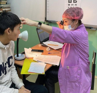 Мобильные бригады врачей работают в Среднеколымском и Булунском районах Якутии / ЯСИА   