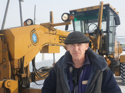 Уборка снега - труд нелёгкий!