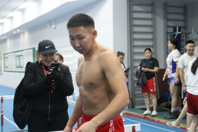 Мас-рестлеры прошли взвешивание перед командным Кубком Федерации / Дьулустаан Сергеев   