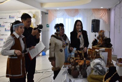 В Жиганске провели ярмарку продукции местных предпринимателей и самозанятых / ЯСИА  Жиганский Республика Саха (Якутия)