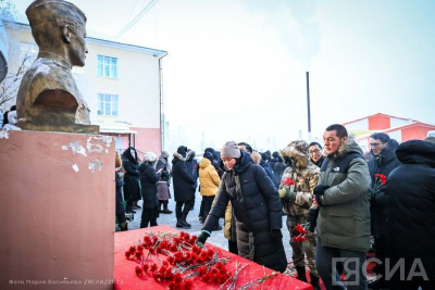 В Якутске почтили память первого Героя Советского Союза Федора Попова / Нарыйа Пахомова Якутск Якутск Республика Саха (Якутия)