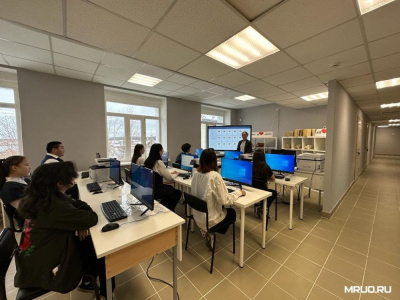 Иркутская нефтяная компания помогла школе №6 села Арылах /    