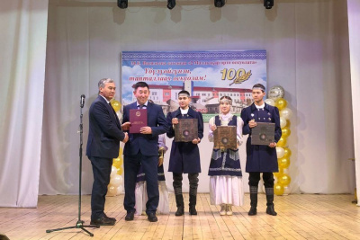 В Хангаласском районе отметили 100-летие II Мальджагарской школы / ЯСИА   