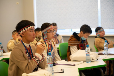 В Якутске подвели итоги конференции на языках коренных малочисленных народов среди школьников / ЯСИА Якутск Якутск Республика Саха (Якутия)