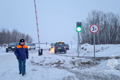 Открыли ледовую переправу Хатассы — Павловск через реку Лену / ЯСИА   