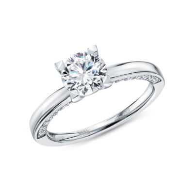 Золотое кольцо с бриллиантами выращенными