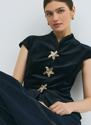 Бархатный жилет, Черный