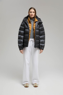 Удлиненный пуховик полуприлегающего силуэта