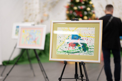 11 детских картин продали за четверть миллиона рублей на благотворительном аукционе в Якутии / ЯСИА   Республика Саха (Якутия)