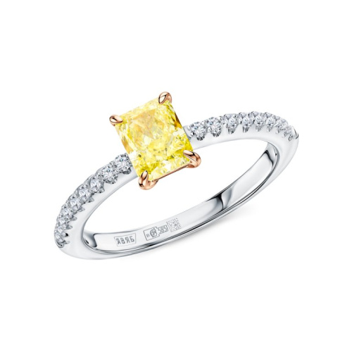 Золотое кольцо с бриллиантами выращенными