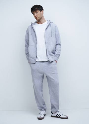 Базовые джоггеры, Серый