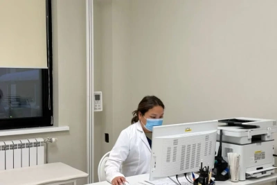 Около 100 медицинских кабинетов работают в школах Якутии / ЯСИА   