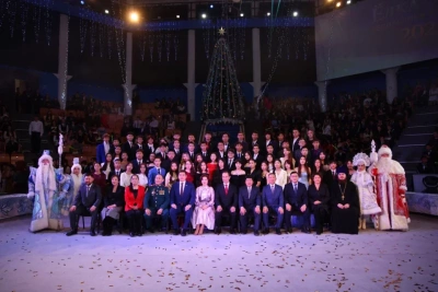 Лучших школьников чествовали на Ёлке главы Якутии / Саина Титова   