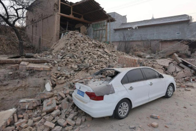 Более 125 человек погибли в результате землетрясения на северо-западе Китая / ЯСИА   
