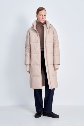 Утепленное пальто прямого кроя с капюшоном
