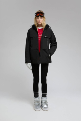 Горнолыжная куртка полуприлегающего силуэта