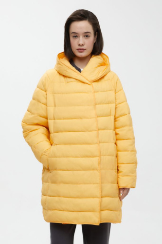 Утепленное полупальто с капюшоном