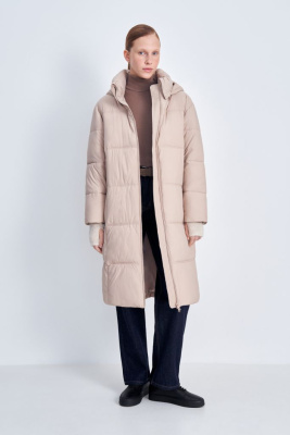 Утепленное пальто прямого кроя с капюшоном
