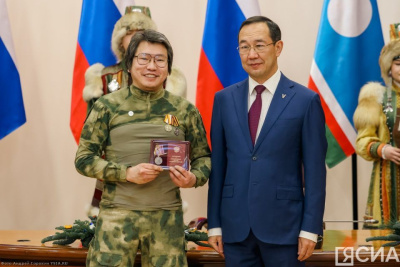 Врача из Якутии, участвовавшего в СВО, наградили медалью «За храбрость» / Саина Титова   