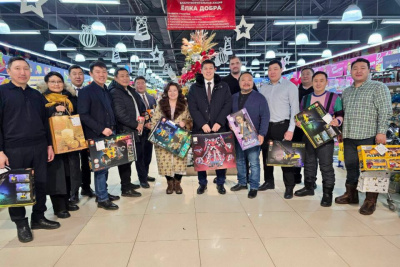 «Елка добра»: Павел Аргунов исполнил желания детей / ЯСИА   