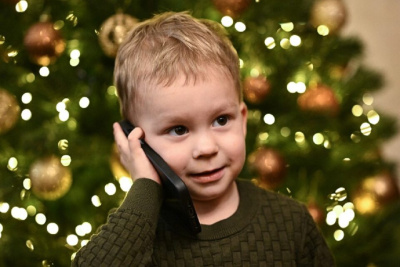 Расскажи, Снегурочка: в России вновь заработала горячая линия Деда Мороза и его помощников / ЯСИА   