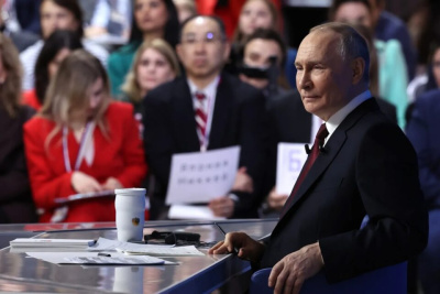 Владимир Путин: «В стране выстроена стройная система поддержки материнства, детства» / ЯСИА   