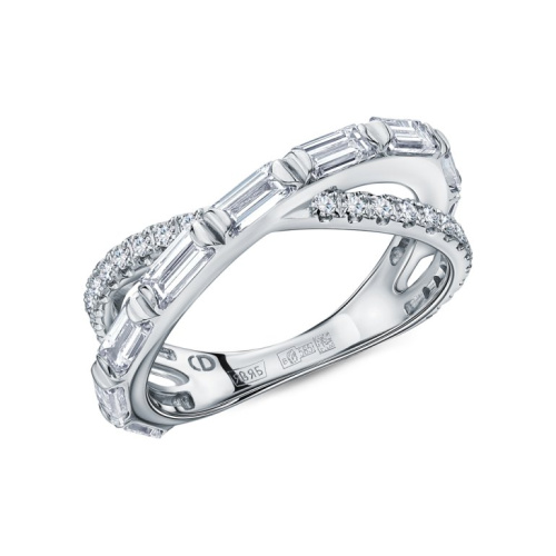 Золотое кольцо с бриллиантами выращенными