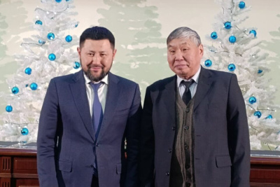 Авиатехник авиакомпании «Якутия» Алексей Устинов удостоен медали «Трудовая доблесть города Якутска» / ЯСИА   