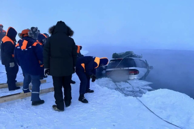 В Якутии возбуждено уголовное дело по факту гибели людей при провале автомобиля под лед / ЯСИА   