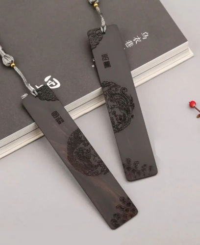 Подарочный набор закладок "Дракон и феникс (парный знак)" (сандаловое дерево)