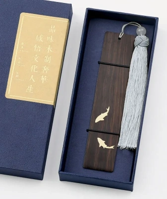 Закладка для книг "Случайная встреча" (сандаловое дерево)