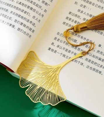 Закладка для книг с кисточкой "Лист Гинкго" (латунь, нейлон)