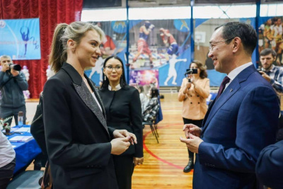 Айсен Николаев поприветствовал участниц соревнований по художественной гимнастике в Нерюнгри / ЯСИА  Нерюнгринский Республика Саха (Якутия)