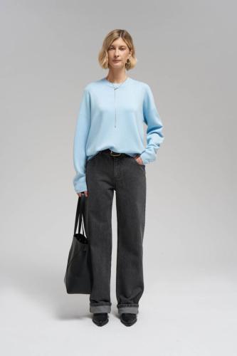 Легкий базовый джемпер свободного кроя