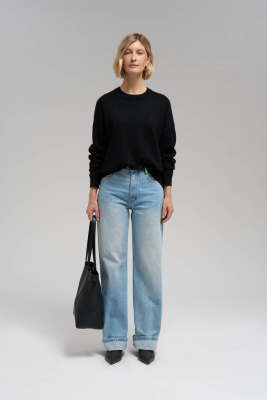 Легкий базовый джемпер свободного кроя