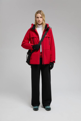 Горнолыжная куртка полуприлегающего силуэта