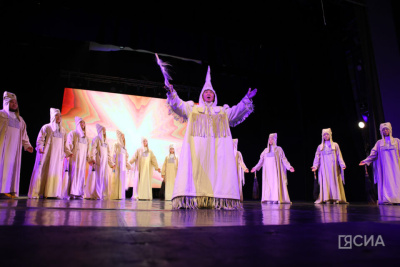 В Якутии примут план мероприятий по третьему десятилетию Олонхо / Дьулустаан Сергеев   